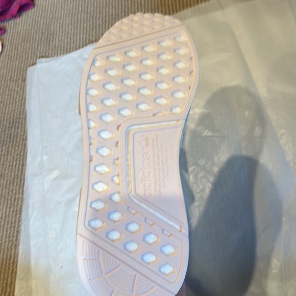 NWT ADIDAS NMD R1 originals women’s size 9.5 in chalk white - Picture 6 of 14